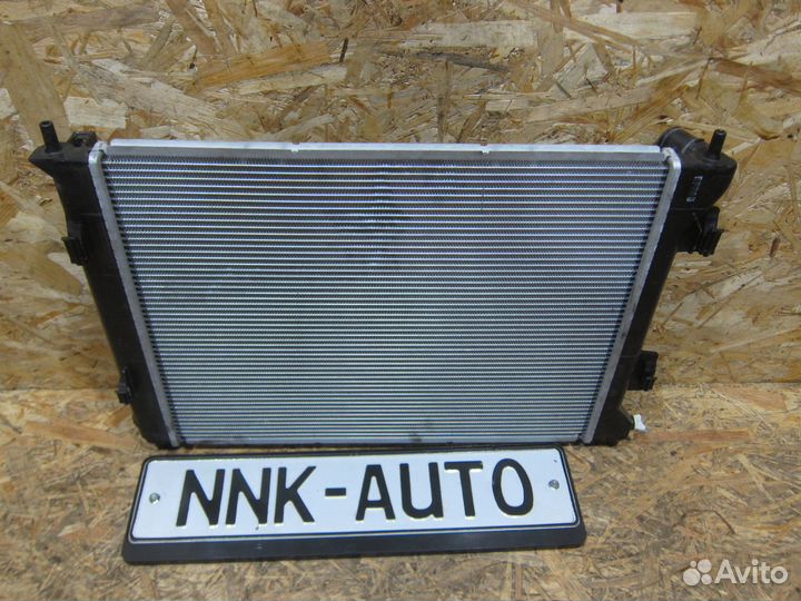 Радиатор охлаждения Kia Venga