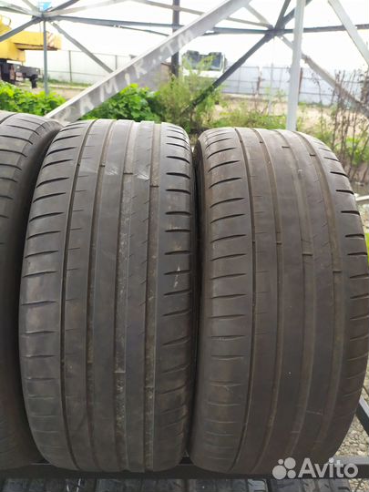 Michelin Pilot Sport 4 235/45 R18 98Y