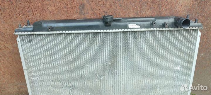 Радиатор на Ниссан Патфайндер 51 4.0