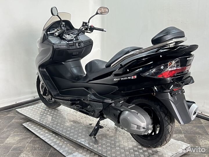 Максискутер Suzuki Burgman (SkyWave) 400