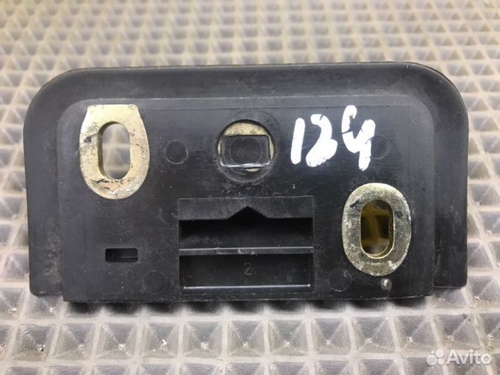 Ответная часть замка Mercedes-Benz E-Class W124