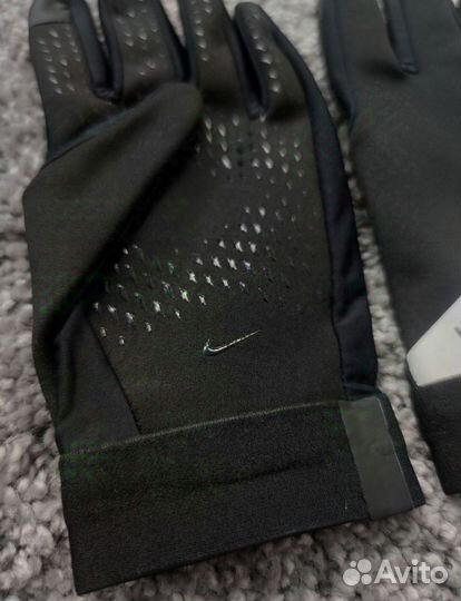 Перчатки Nike HyperWarm зимние