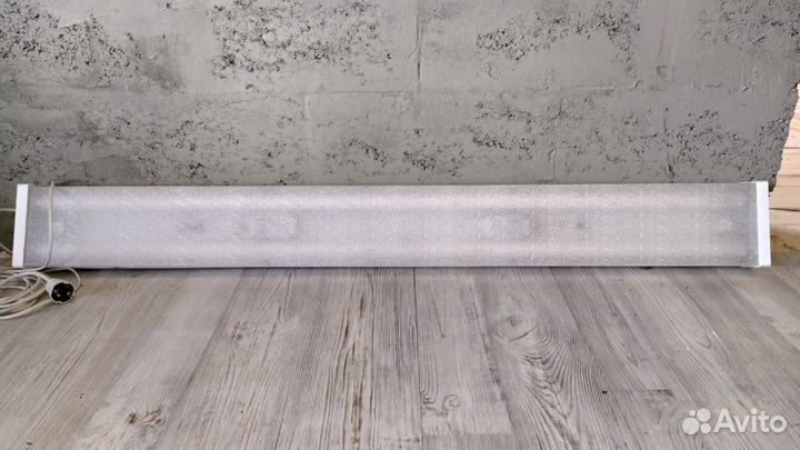 Светильник подвесной для гаража или ремонта