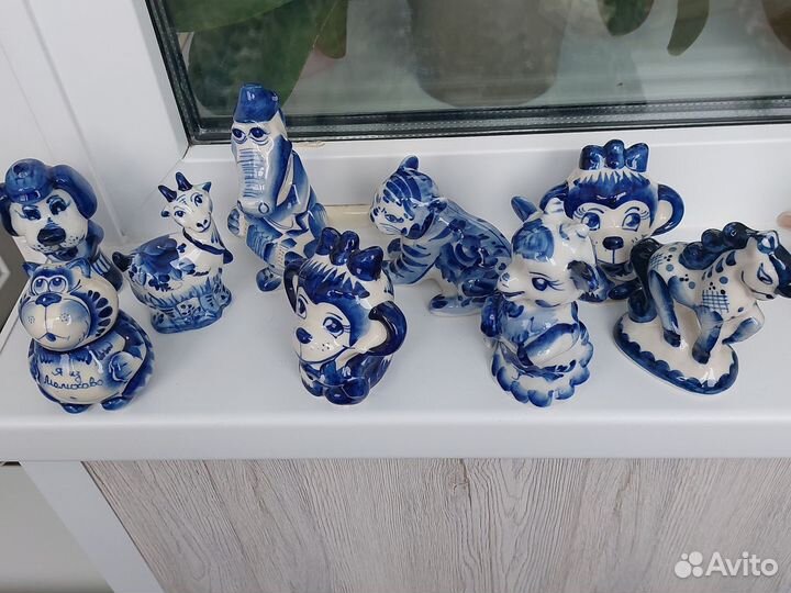 Гжель.Маленькие фигурки