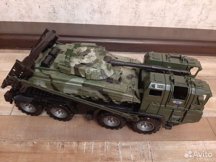 Танк и тягач