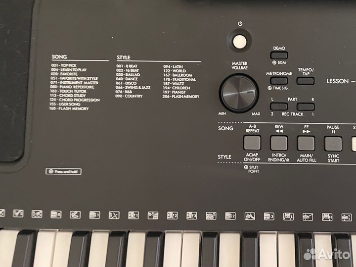 Синтезатор Yamaha PSR-EW310 с подставкой