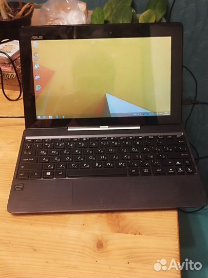Asus T100T 32GB + Dock 500GB