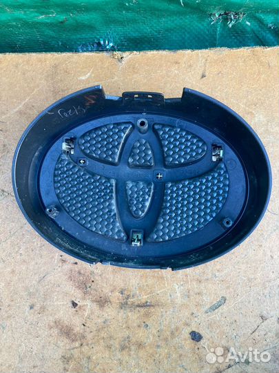 Эмблема Toyota Land Cruiser 150 Prado 2013-2017г