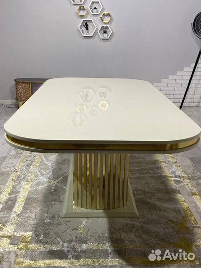 Стол и стулья Tamila