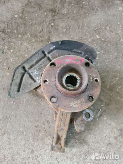 Кулак Fiat Doblo 2011 1.4