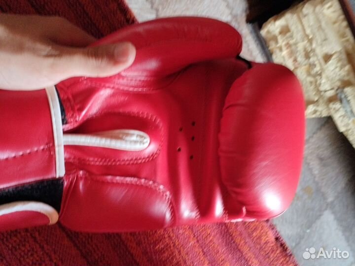 Боксерские перчатки