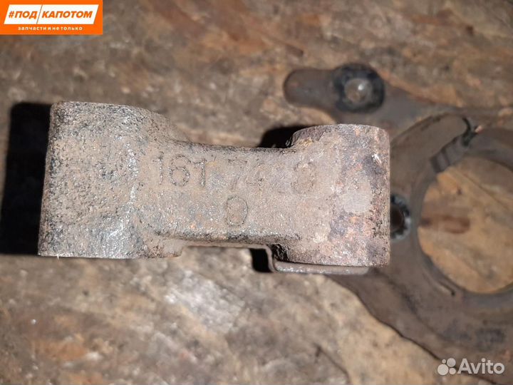 Кулак передний левый Opel Astra H (2004 - 2007)