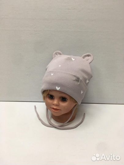 Шапка весна-осень новая