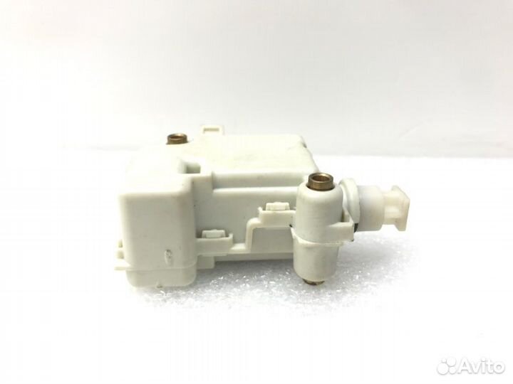 Активатор замка багажника Volkswagen Polo 2008