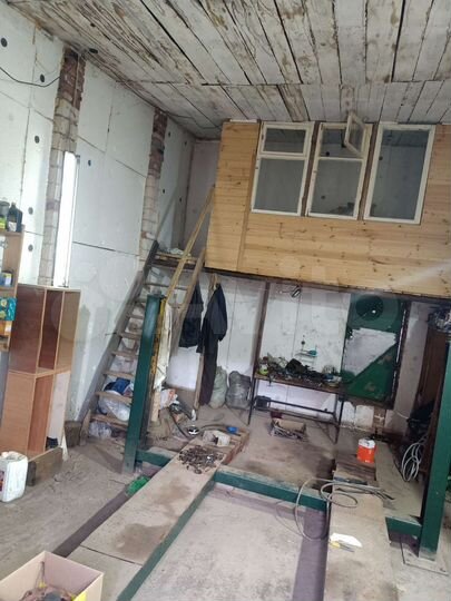 Гараж, > 30 м²