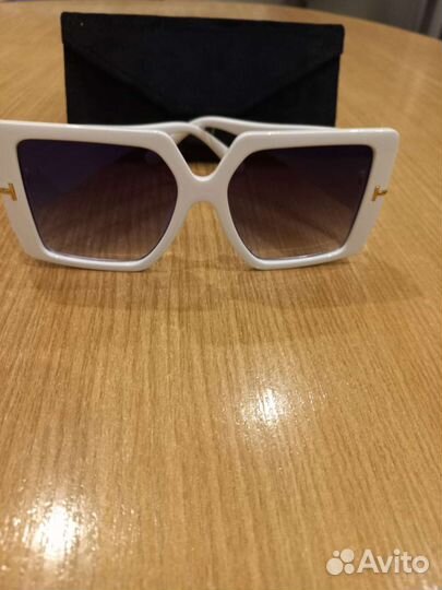 Солнцезащитные очки женские Vitacci