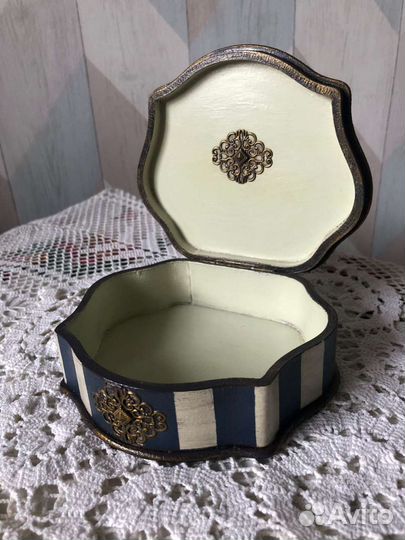 Поднос, шкатулка, салфетница