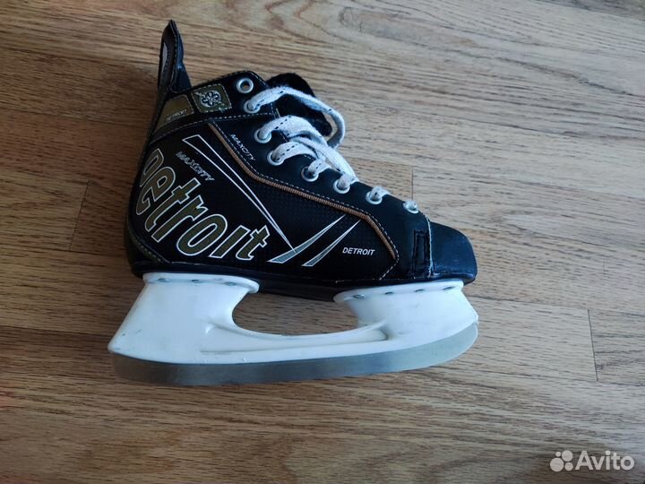 Коньки хоккейные б/у, 39 размер