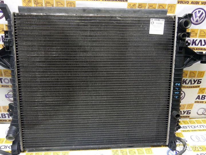 Радиатор охлаждения Вольво хс90