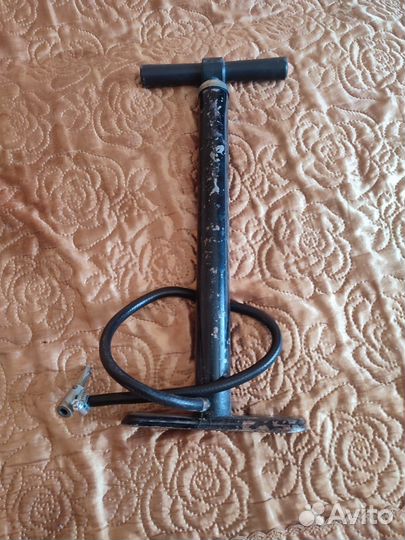 Насос для подкачки колес велосипеда