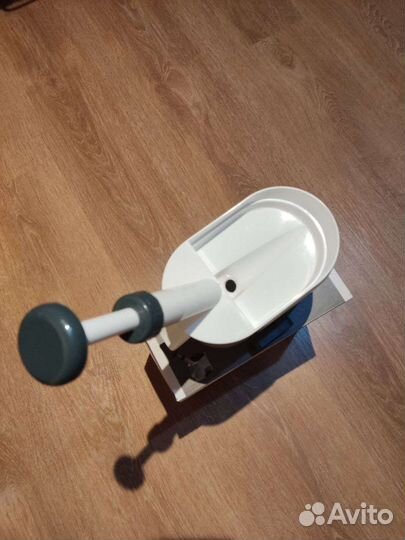 Прибор для удаления косточек из вишен