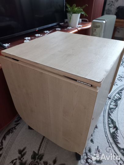 Журнальный столик на колесиках бу