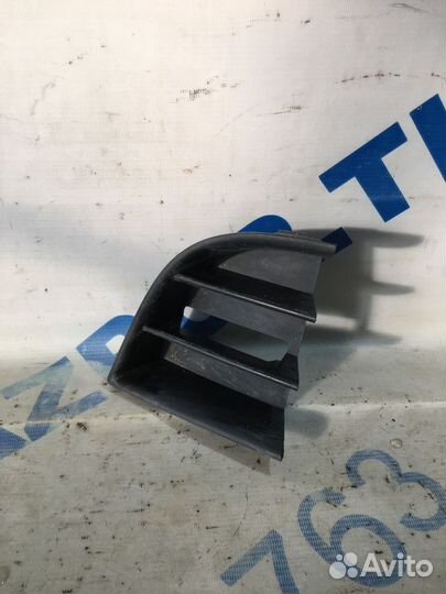 Решетка бампера skoda octavia A5 1.4 ат лифтбек