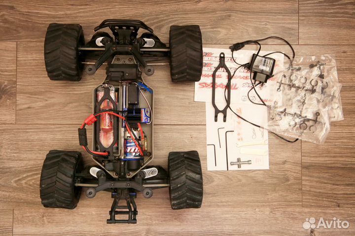 Радиоуправляемая машинка Traxxas Stampede 4x4 1:10