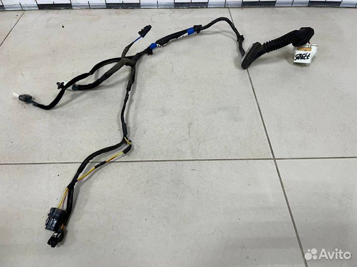 Б/У Проводка двери 918203E011 Hyundai-KIA