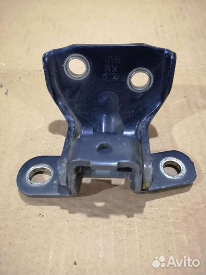 Петли передних и задних дверей KIA Sportage 2