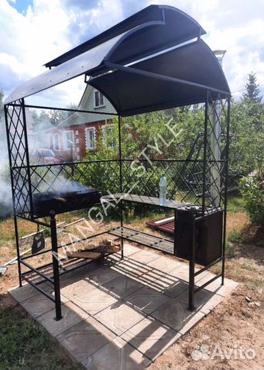 Мангал с крышей
