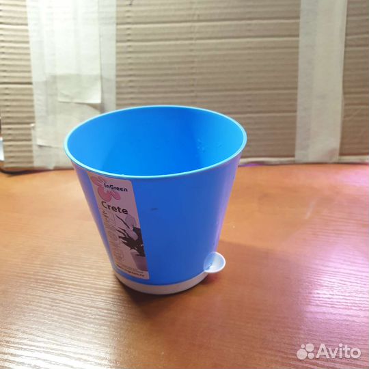 Горшок для цветов с системой прикорневого полива