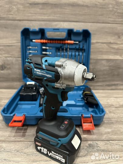Гайковерт аккумуляторный ударный Makita