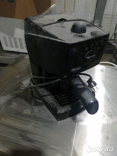 Кофеварка рожковая Delonghi EC145