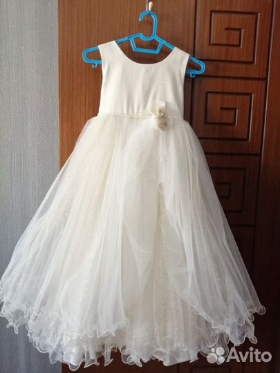 Продам платье для девочки 7-8 лет