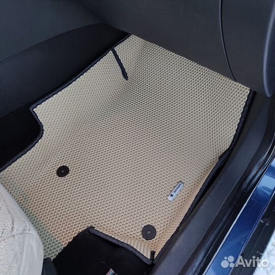EVA коврики 3D на Skoda Yeti с бортами