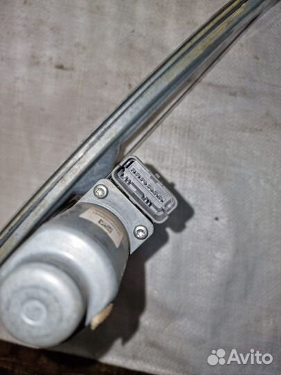 Левый стеклоподъемник Citroen C4 B7