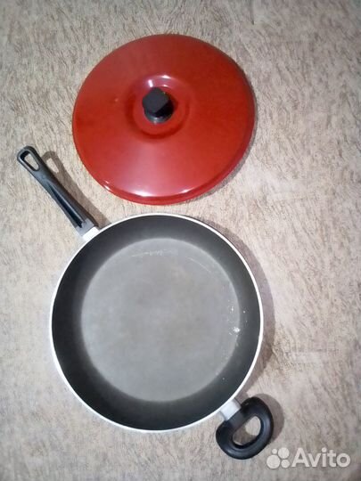 Сковорода с крышкой 30