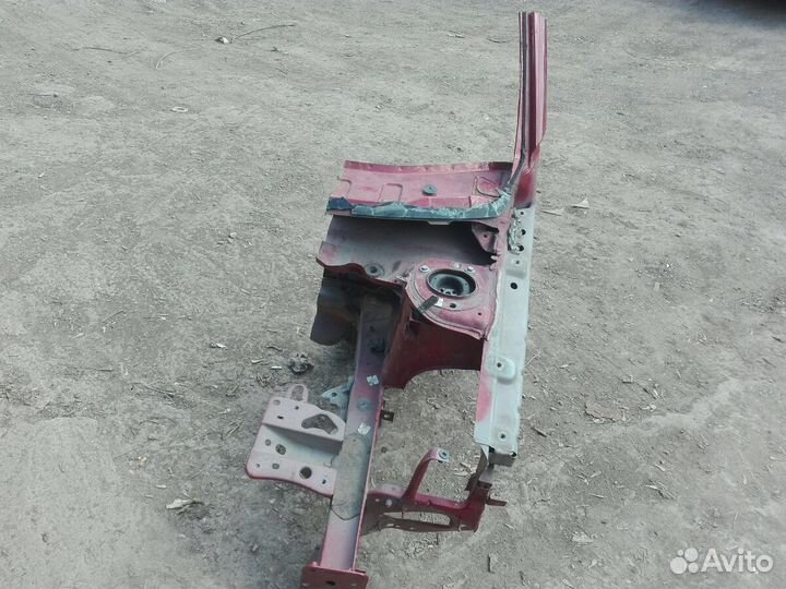 Левый лонжерон / левая четверть Renault Megane2