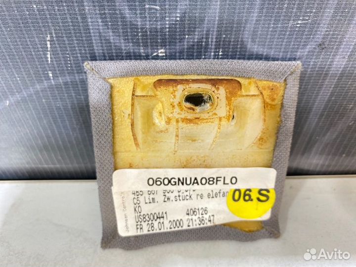 Обшивка салона правая Audi A6 Avant C5 APR 2000