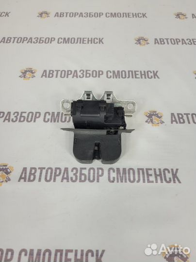 Замок багажника задний Opel Insignia 1