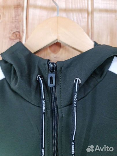 Мужской спортивный костюм новый