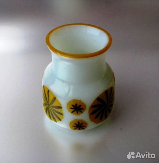 Ваза молочное стекло маленькая СССР