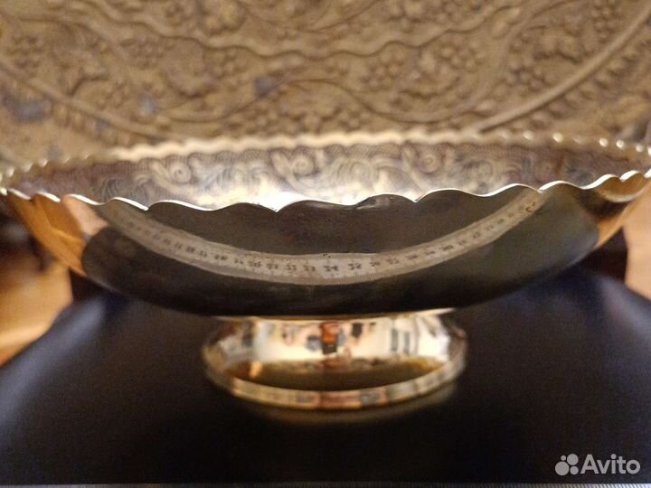 Ваза для фруктов из латуни