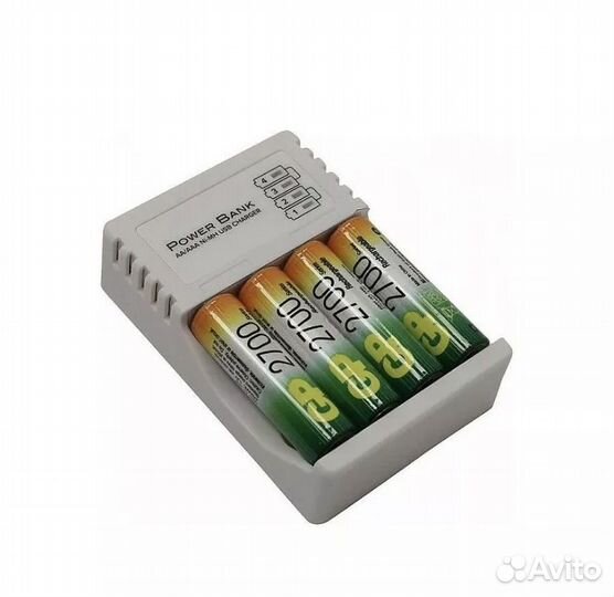 4 аккумуляторных батареи 2700 и зарядное устройс