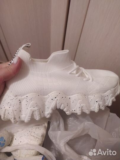 Кроссовки женские 40 размер новые