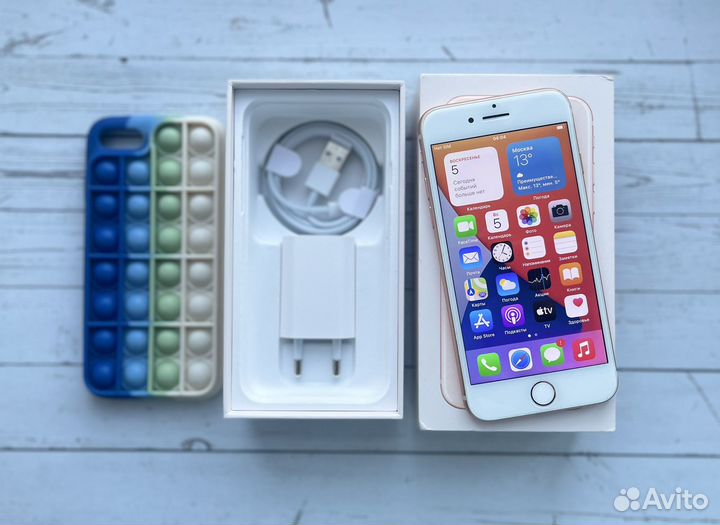 iPhone 8, 64 ГБ