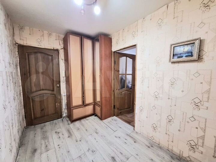 3-к. квартира, 57 м², 1/6 эт.