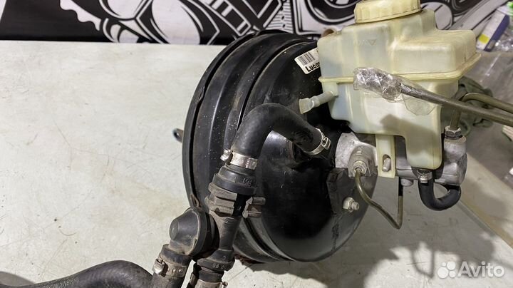 Вакуумник с тормозным цилиндром BMW 7 series E38