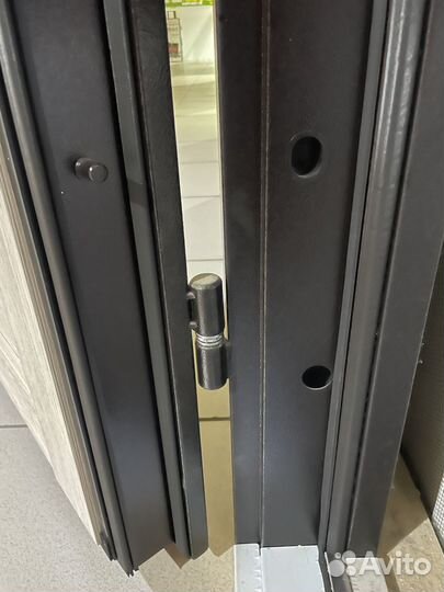 Дверь входная металлическая с терморазрывом